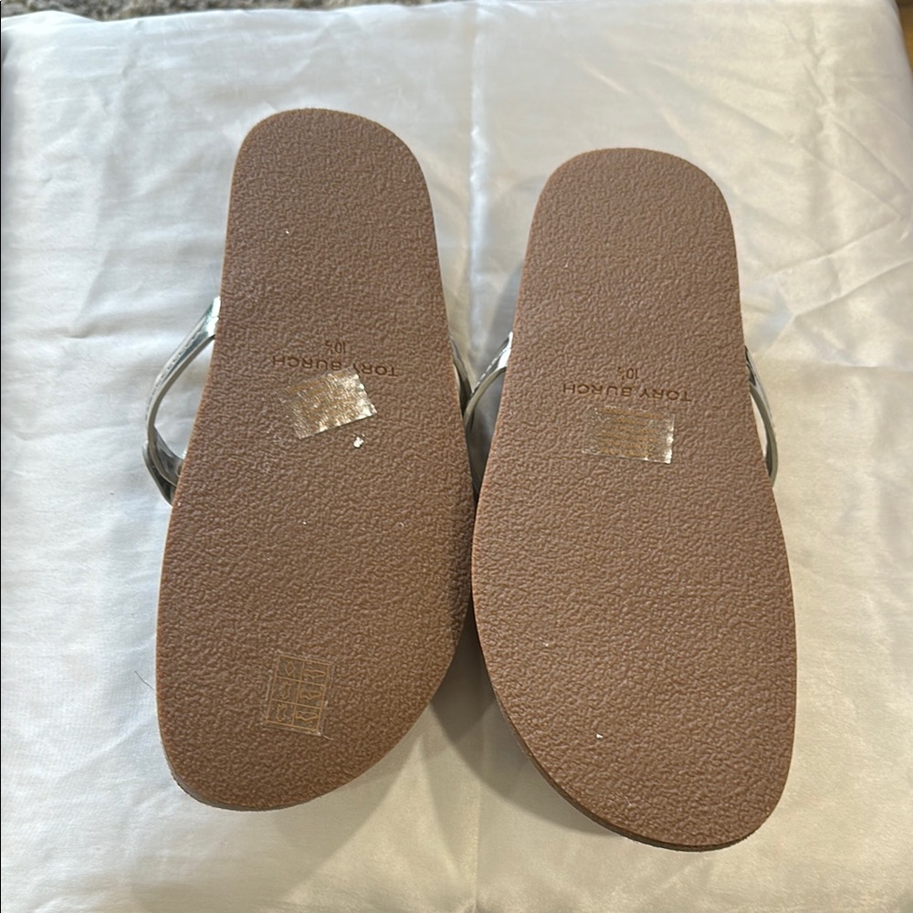 Tory Burch Silver Tan Sandals with Logo - Picture 3 of 5